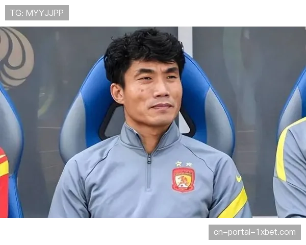 青岛西海岸阿齐兹戴维森速度优势反击,郑智战术思路清晰但终结效率不足 青岛西海岸阿齐兹戴维森速度优势反击,郑智战术思路清晰但终结效率不足