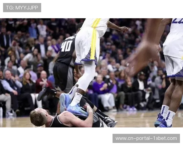 勇士残阵背靠背激战雷霆,桑托斯22+11两双展现团队韧性